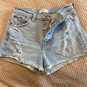 Abercrombie high rise mom short